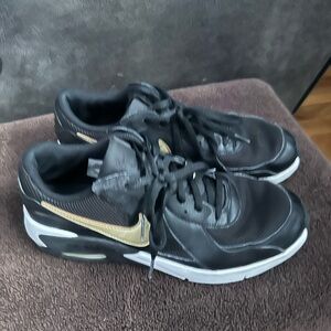 Nike Black and Gold Men's Sneakers